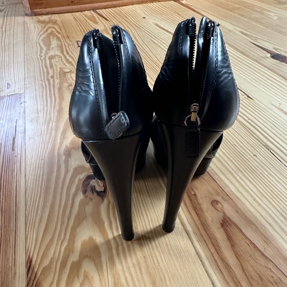 Gucci KIM Perforated leather platform black heels open toe 38.5 - Picture 4 of 7